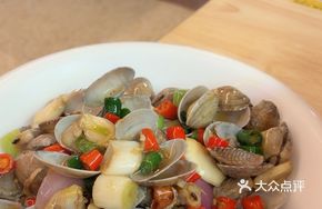 Stir-fried Clams with Ginger and Garlic