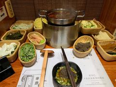 -独食火锅·半米屋台(直营总店)