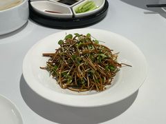 香椿苗拌卤干丝-东门烤鸭店(鼓楼店)