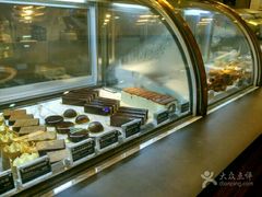 面包甜点陈列柜-Awfully Chocolate(来福士广场店)