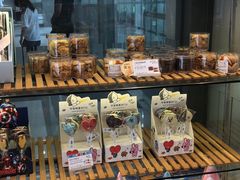 面包甜点陈列柜-巴黎贝甜(常德路店)