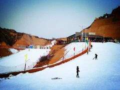 -采薇庄园四季滑雪场