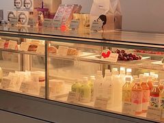 面包甜点陈列柜-喜茶(中山利和新地店)