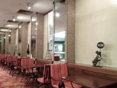 -燕山大酒店