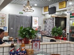 大堂-八两八金·莱芜特色炒鸡(市南漳浦路店)