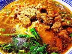 辣肉面-沪西老弄堂面馆(定西路店)