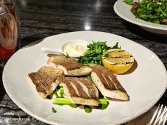 香煎海鲈鱼配芦笋-TIAGO HOME KITCHEN(王府中环店)