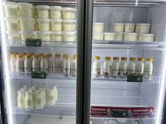 -正飞鲜奶(吐鲁番路店)
