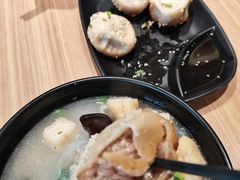 -小杨生煎(金山百联购物中心3楼店)