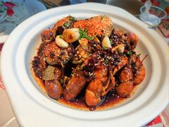 -肥肥虾庄·金牌油焖大虾(汉街SKP店)