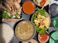 -欧巴炭烤肉오빠숯불구이(南京东路店)