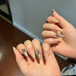 -HUII NAIL绘京美甲美睫会馆