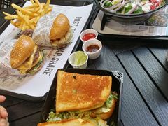 -The Habit Burger Grill 哈比特汉堡(爱琴海店)