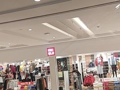 -优衣库(郑州丹尼斯大卫城店)