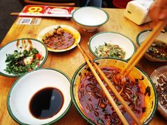 -拈签一笑黄牛肉辣卤串串