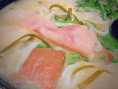 豚骨上汤小锅米线-肥汁米蘭香港米线(长宁来福士店)