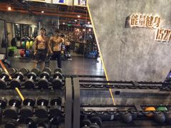 教练姜鑫和会员合影-能量健身私教工作室(1527店)