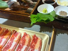 -围炉肉舍•炭烤活鳗•丹东海鲜烤肉(步行街店)