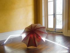 -Nathalie Djurberg与Hans Berg“牛皮纸包裹的月亮”-Prada荣宅当季展览