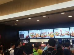 等位区-肯德基(南京高铁1店)