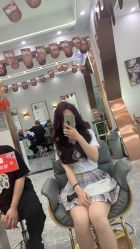 点击看大图 -V8潮牌·接发烫染连锁