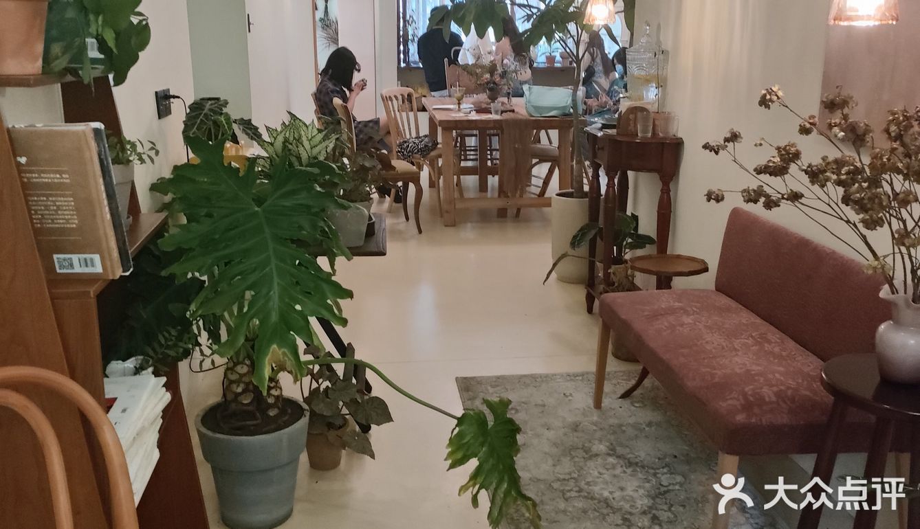 miss garden这是花店还是咖啡店呀😯