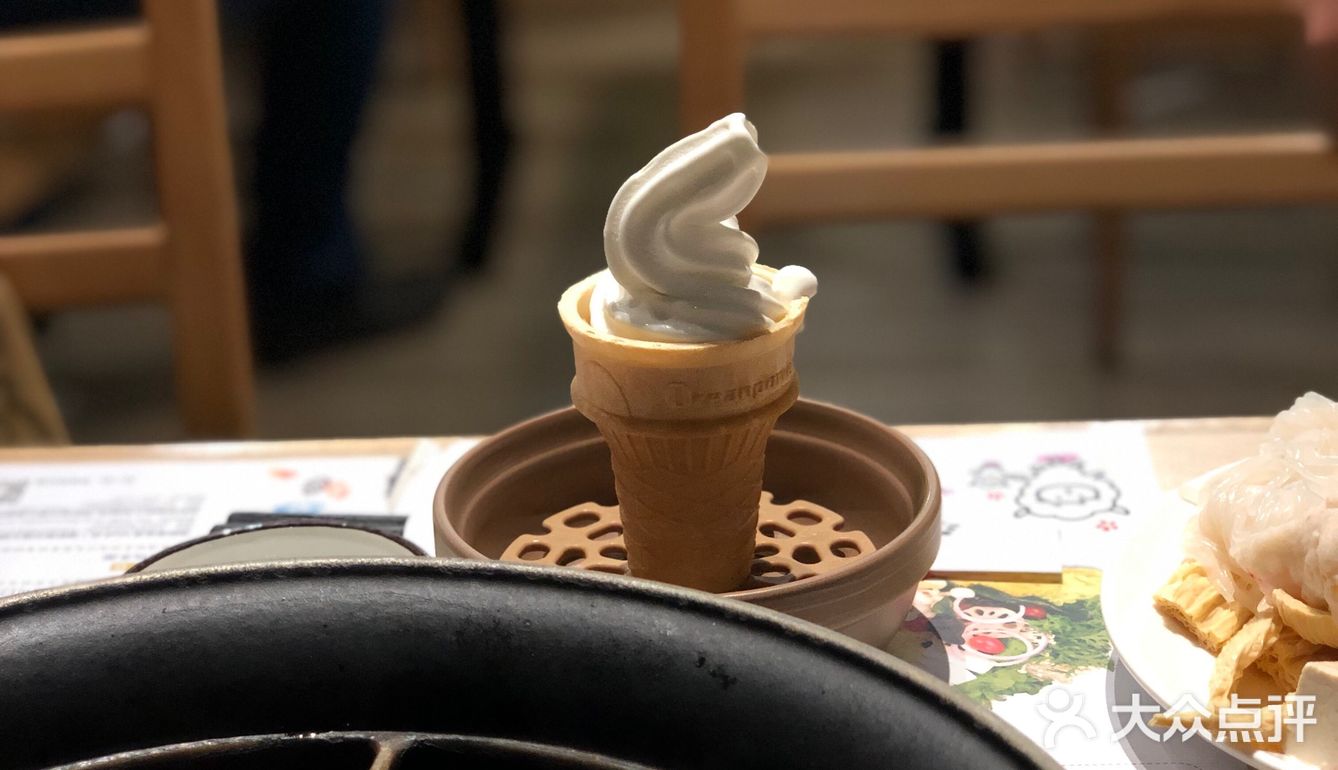 个人觉得还是值得选方案二 甜品种类繁多而且口味算不错