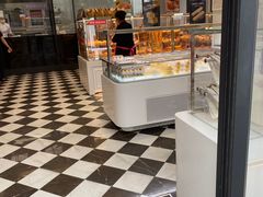 面包甜点陈列柜-味多美(江桥万达店)