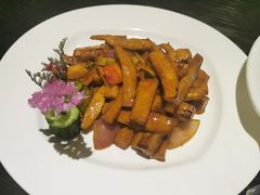 杏鲍菇炒猪颈肉-澳莱酷品牛扒(开平东汇城店)