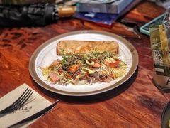 烤三文鱼沙拉-O'mills Sourdough Bakery&Bistro(永嘉路店)