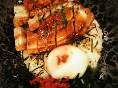 脆皮猪肉饭-Calia