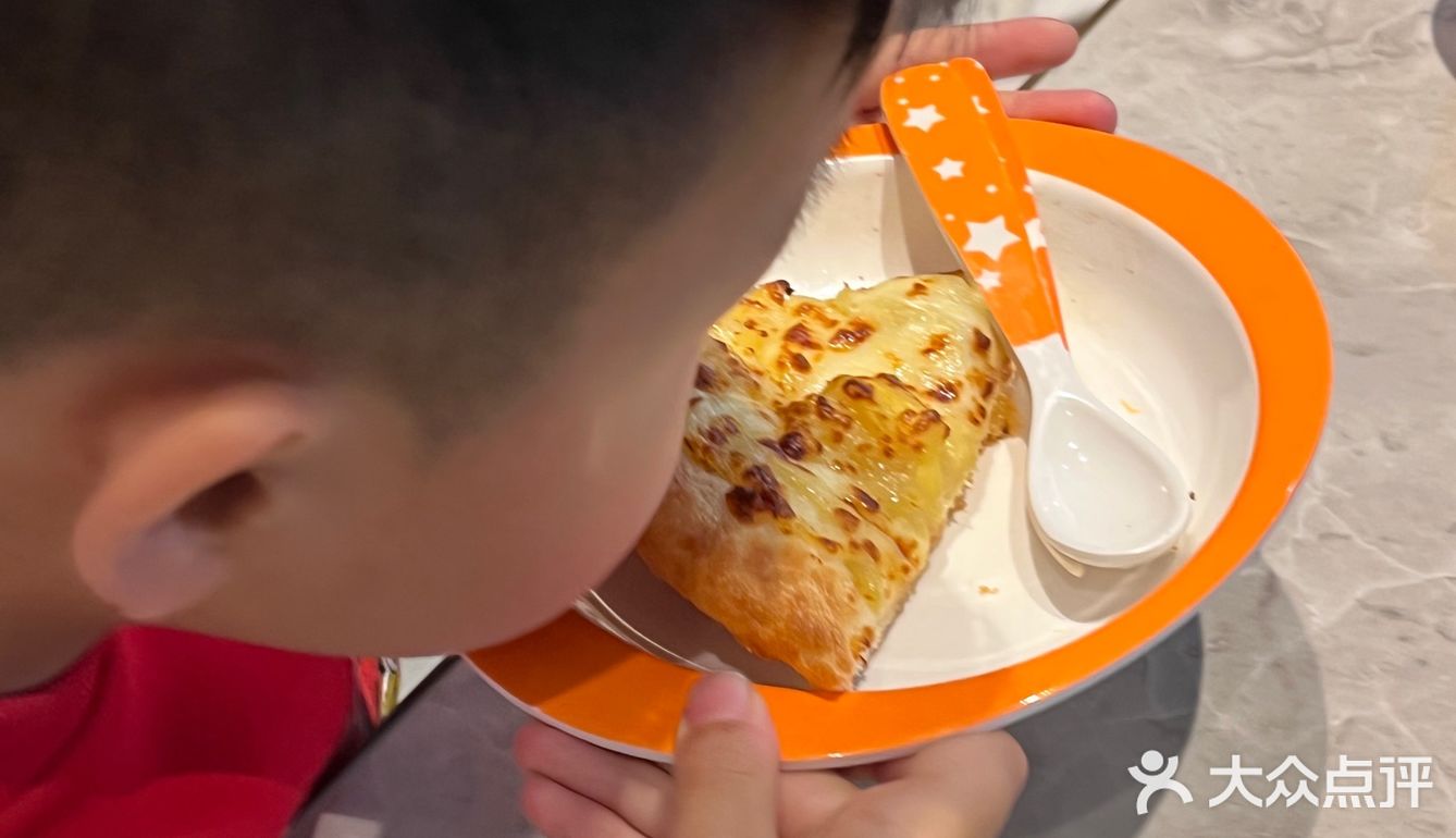 周末带娃省心版 | 该有的必胜客都有✅