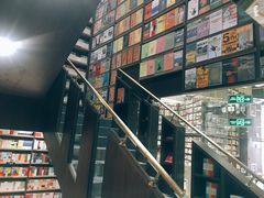 -钟书阁(群光广场店)