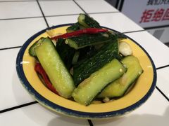 酸辣黄瓜-晓彭肥肠鸡·泡椒鸡火锅(水木天地店)