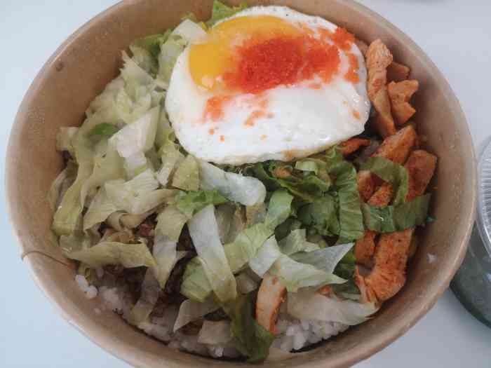 我今天有点饿了,就点了这家一喜日式拌饭,收到后很惊喜,他们家不贵,才