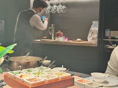 -左庭右院鲜牛肉火锅黑金店(陆家嘴中心店)