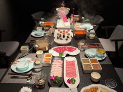 -左庭右院鲜牛肉火锅黑金店(陆家嘴中心店)
