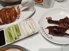 -梅利汴京烤鸭•开封豫菜地标店(东大街店)