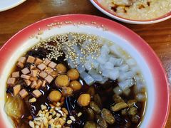 -爆炸头阿姨小四川正宗川味小吃(无任何分店)