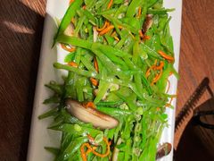 五彩花菇荷兰豆-云海肴·汽锅鸡·云南菜(领展购物广场·中关村店)
