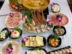 -鲜入围煮花胶鸡海鲜火锅