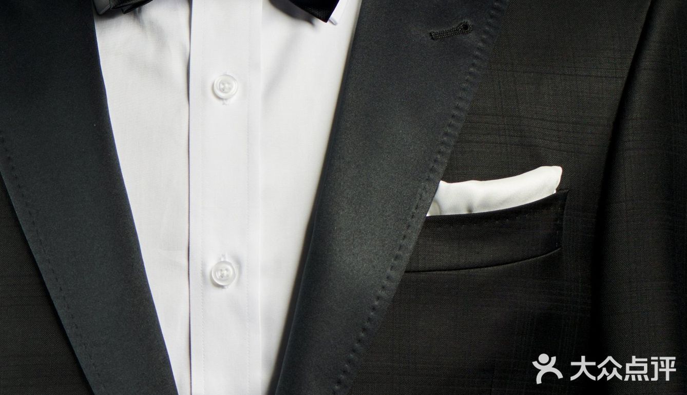 黑色礼服意味着男人的荣誉
