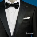 黑色礼服意味着男人的荣誉