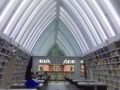 -钟书阁(松江泰晤士小镇店)