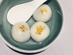 桂花黑芝麻汤圆-屋里厢上海菜馆