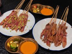 -何妹湿辣牛肉·粤式烧烤砂煲(桂雅路店)