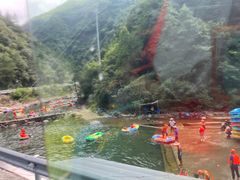 -安吉龙王山峡谷漂流