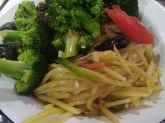 -马路牙子地桌烤肉(工体店)