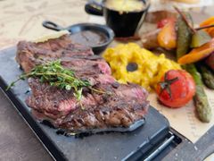 -Mark&Mars Restaurant