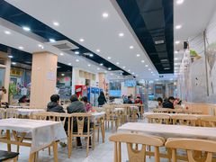 用餐区-江城燕子大排档(江汉路步行街店)